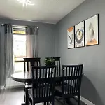 Two Bedroom Flat In Edinburgh City Center