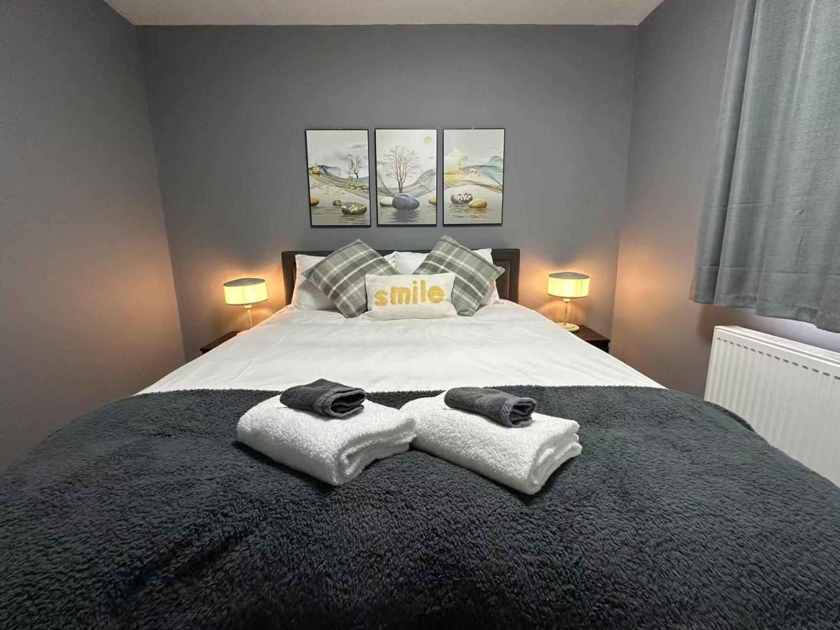 Two Bedroom Flat In Center Edinburgh